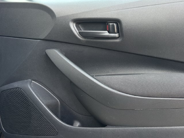 Used 2025 Toyota Corolla LE FWD image 28