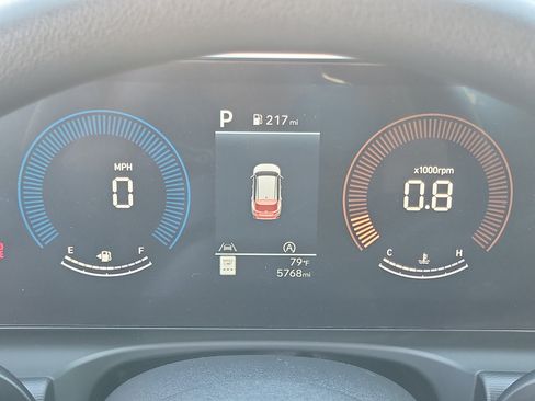 Certified 2025 Hyundai Tucson SE FWD image 10