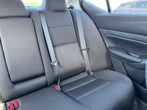 Used 2025 Nissan Altima 2.5 SV FWD image 37