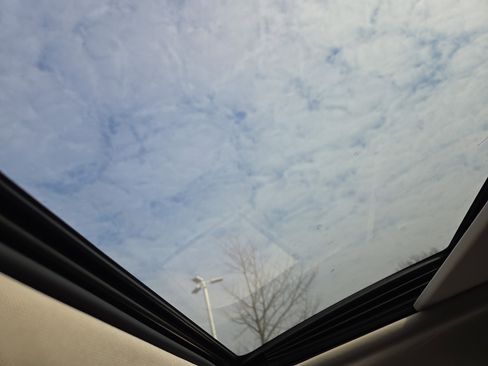 Certified 2023 Chrysler Pacifica Limited image 23