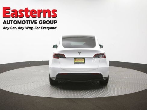 Used 2022 Tesla Model Y Long Range AWD/4WD image 32