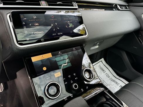 Used 2023 Land Rover Range Rover Velar R-Dynamic S image 13