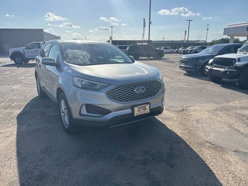 Used 2024 Ford Edge SEL image 2