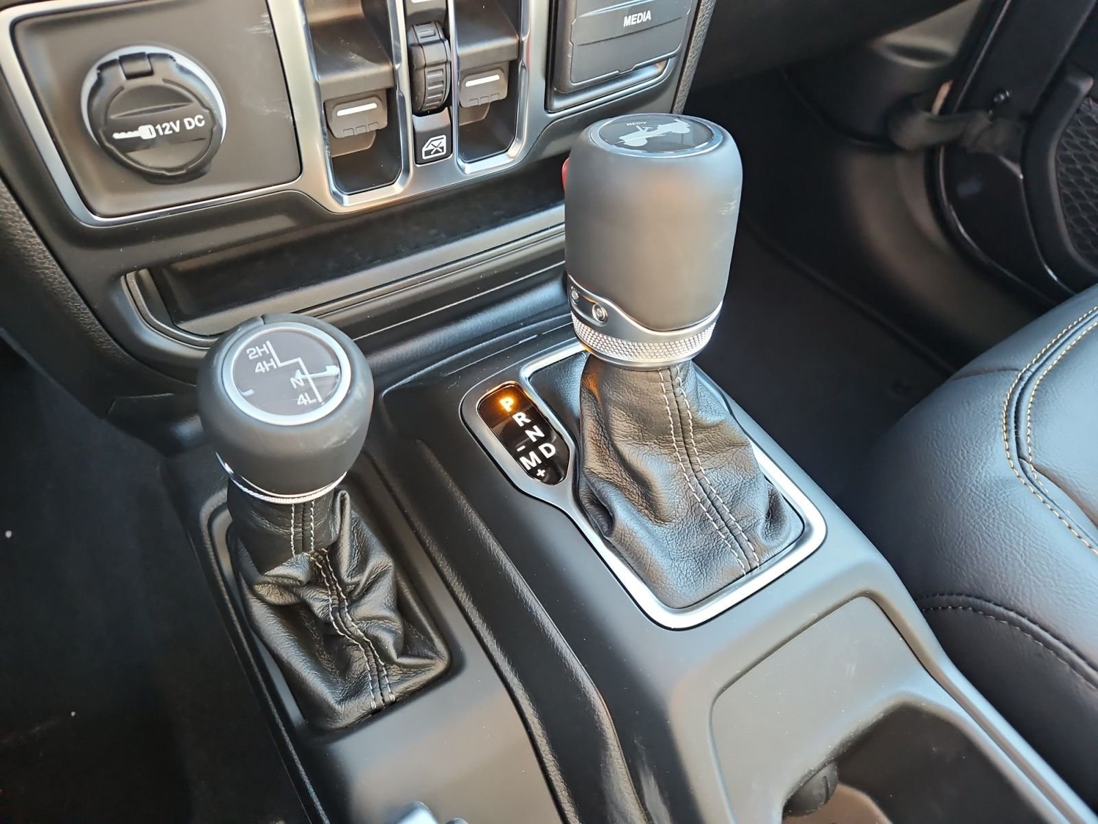 New 2026 Jeep Wrangler Unlimited Sahara AWD/4WD image 27