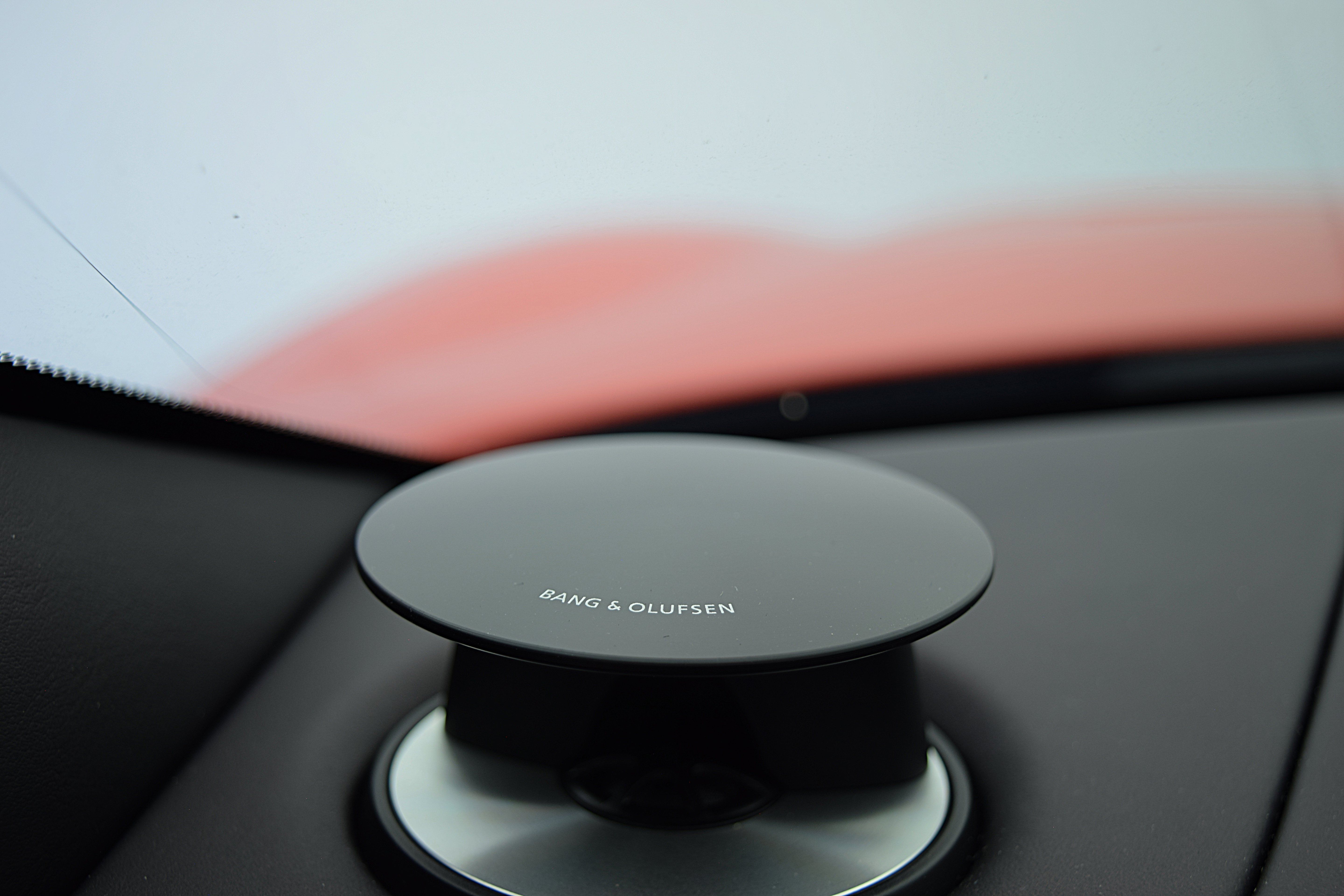 Used 2023 Aston Martin DBS Superleggera Volante RWD image 50