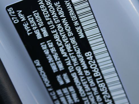 New 2026 Porsche Macan GTS image 29