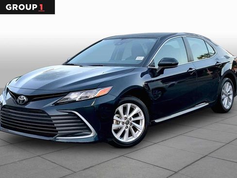 Used 2021 Toyota Camry LE FWD image 1