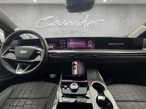 Certified 2025 Cadillac Escalade ESV V AWD/4WD image 19