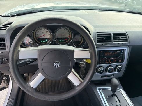 Used 2010 Dodge Challenger SE RWD image 10