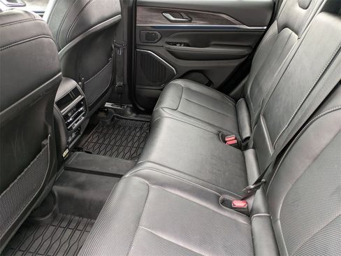 Used 2023 Jeep Grand Cherokee Overland image 31