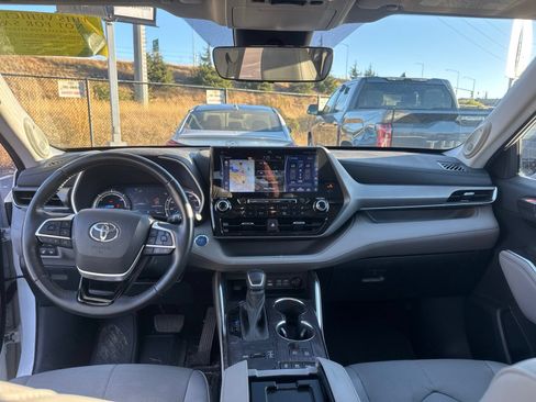 Used 2022 Toyota Highlander Limited AWD/4WD image 26
