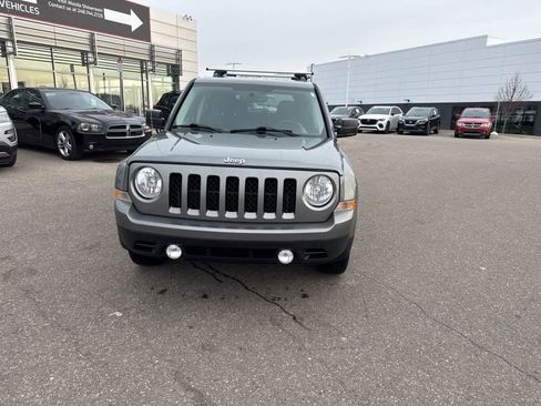 Used 2014 Jeep Patriot Latitude image 2