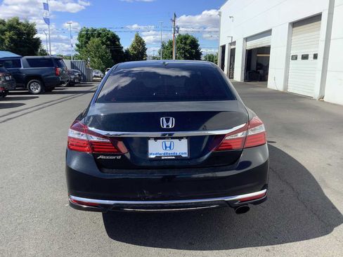 Used 2016 Honda Accord EX image 4