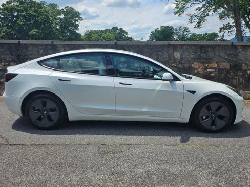 Used 2022 Tesla Model 3 RWD image 9
