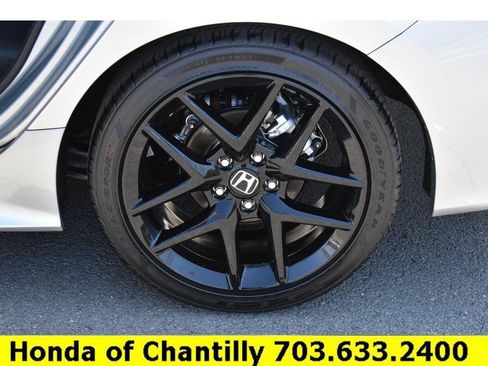 Used 2025 Honda Civic Sport image 32