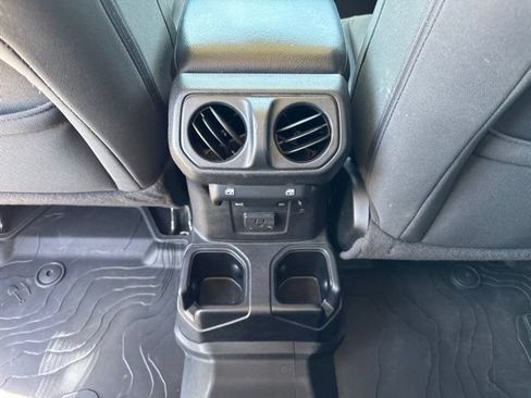 Certified 2021 Jeep Gladiator Sport AWD/4WD image 10