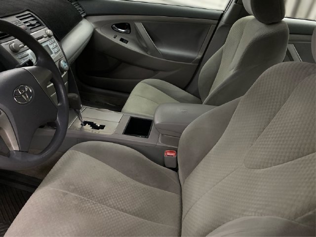 Used 2009 Toyota Camry LE FWD image 10