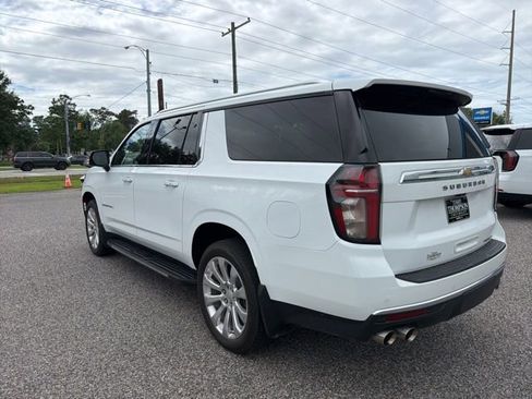 Used 2021 Chevrolet Suburban Premier w/ Premium Package RWD image 7