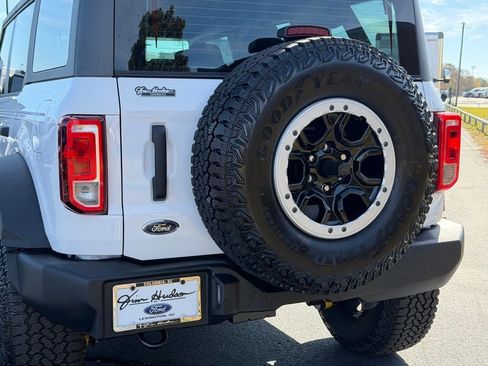 New 2025 Ford Bronco Base w/ Sasquatch Package image 8