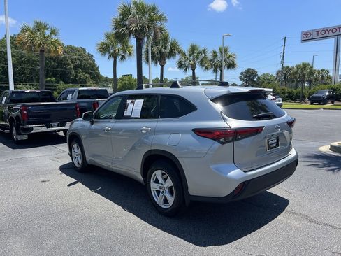 Used 2023 Toyota Highlander L AWD/4WD image 8