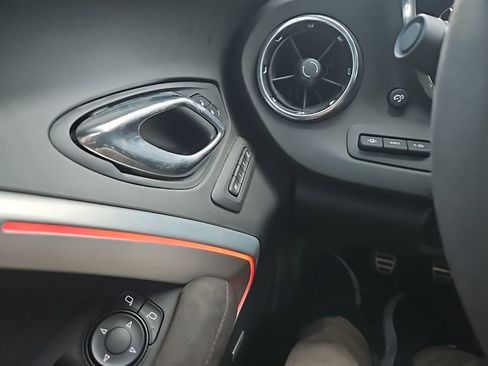 Used 2019 Chevrolet Camaro ZL1 image 20