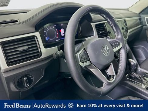 Used 2022 Volkswagen Atlas SE w/ Black Wheel Package AWD/4WD image 12