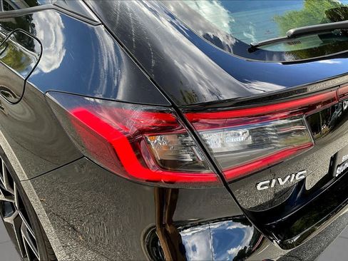 Used 2025 Honda Civic Sport image 28
