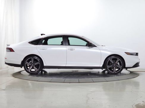 Used 2023 Honda Accord Sport image 11