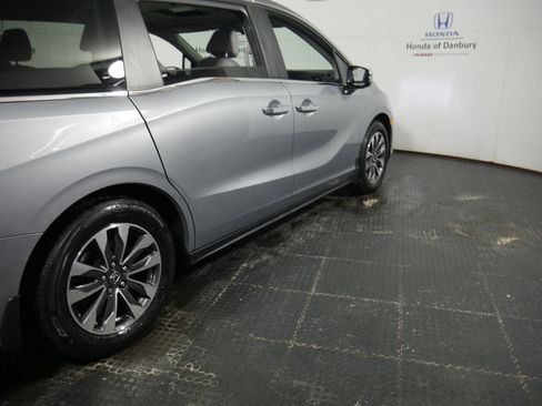 Used 2023 Honda Odyssey EX-L image 4