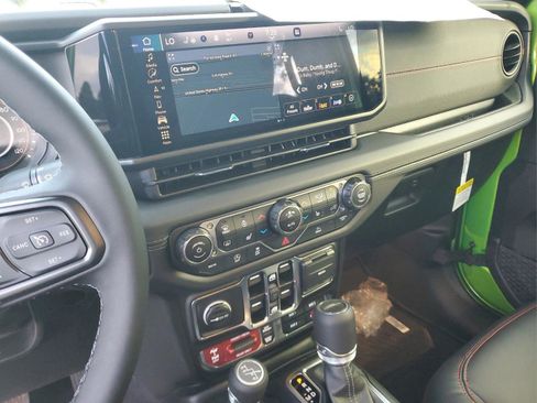 New 2025 Jeep Gladiator Rubicon w/ Convenience Group image 22