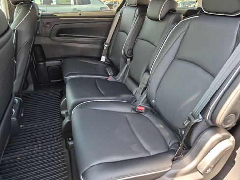 New 2026 Honda Odyssey Touring image 7