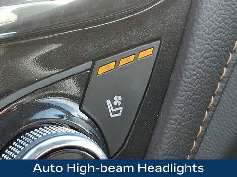 Used 2023 Chevrolet Equinox Premier AWD/4WD image 16