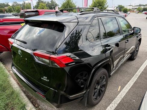 Certified 2022 Toyota RAV4 SE w/ Convenience Package AWD/4WD image 4