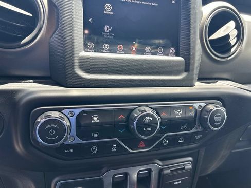 Used 2021 Jeep Wrangler Sport AWD/4WD image 34