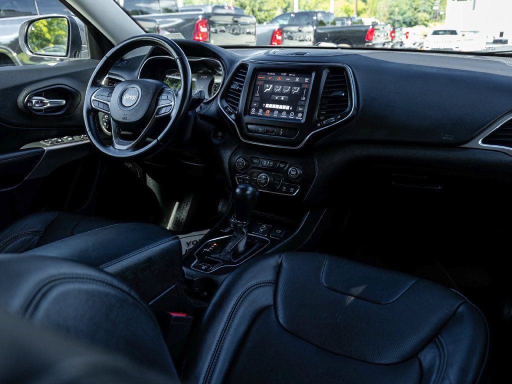 Used 2021 Jeep Cherokee Latitude Lux w/ Comfort/Convenience Group AWD/4WD image 32