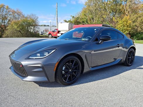 Certified 2024 Toyota GR86 Premium image 3