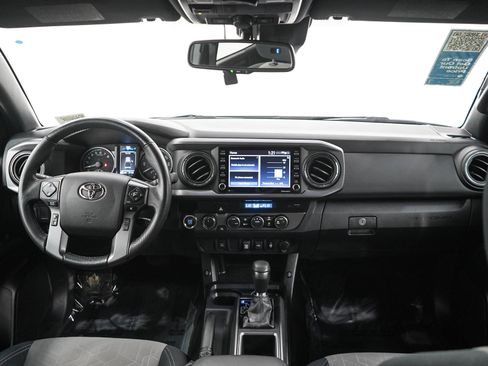 Used 2021 Toyota Tacoma TRD Off-Road AWD/4WD image 13