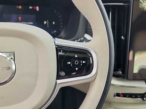 New 2026 Volvo XC60 B5 Ultra w/ Protection Package Premier image 18