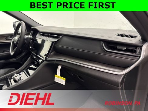 New 2026 Jeep Grand Cherokee Laredo image 16