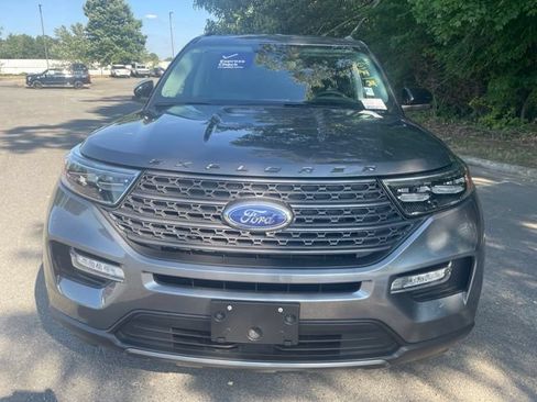 Used 2024 Ford Explorer XLT w/ Equipment Group 202A RWD image 7