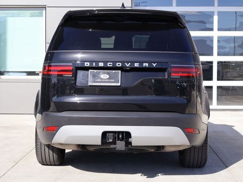 Certified 2025 Land Rover Discovery S image 9