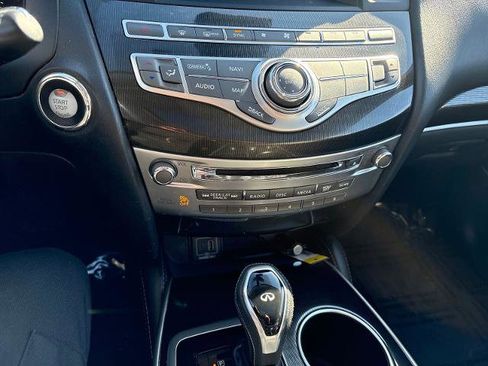 Certified 2019 INFINITI QX60 Luxe w/ Essential Package image 17