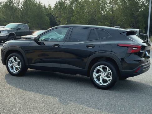 New 2026 Chevrolet Trax LS w/ LS Convenience Package FWD image 6