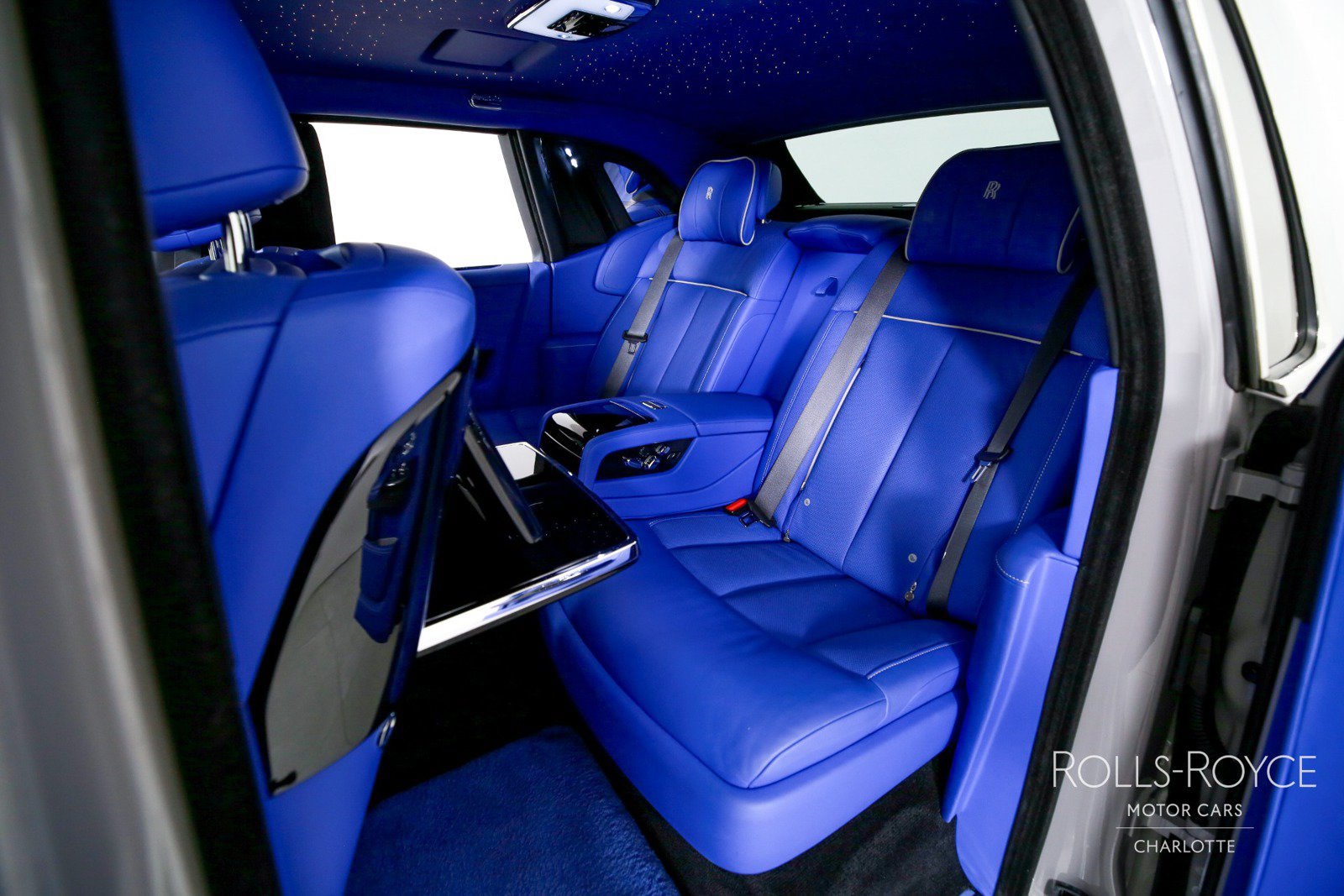 Used 2024 Rolls-Royce Phantom Sedan w/ The Phantom Package RWD image 19