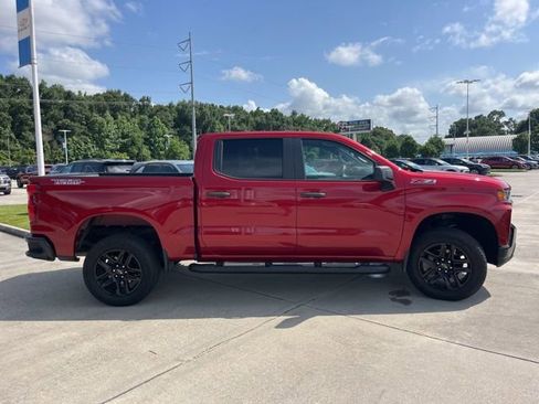 Used 2021 Chevrolet Silverado 1500 Custom Trail Boss w/ LPO, Dark Essentials Package AWD/4WD image 10