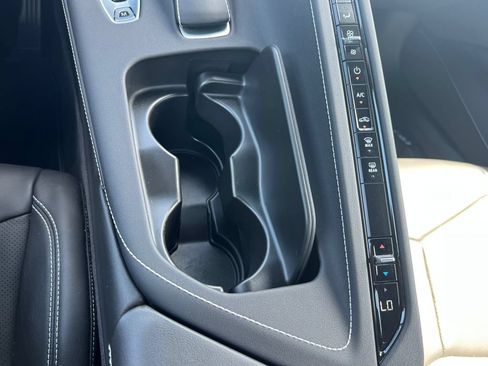 Used 2025 Chevrolet Corvette Stingray Convertible w/ Z51 Performance Package RWD image 33
