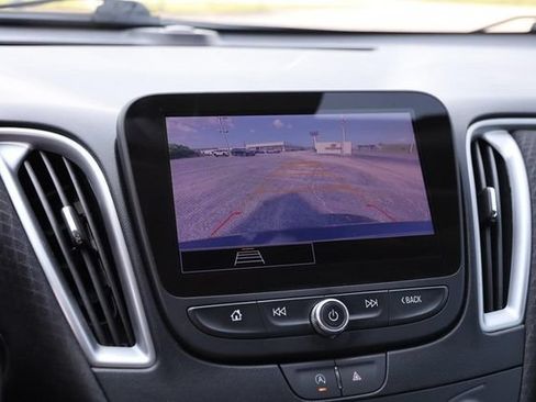 Used 2024 Chevrolet Malibu LT FWD image 16