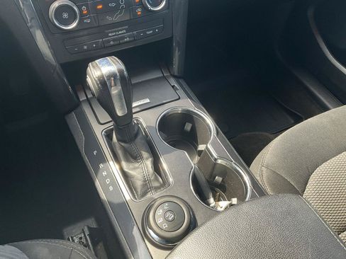 Used 2018 Ford Explorer XLT AWD/4WD image 24