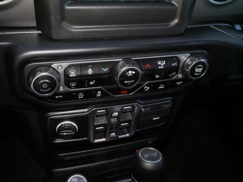 Used 2022 Jeep Wrangler Unlimited Sport image 24