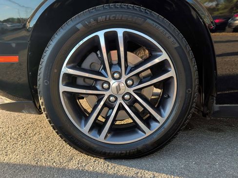 Used 2019 Dodge Challenger SXT image 36